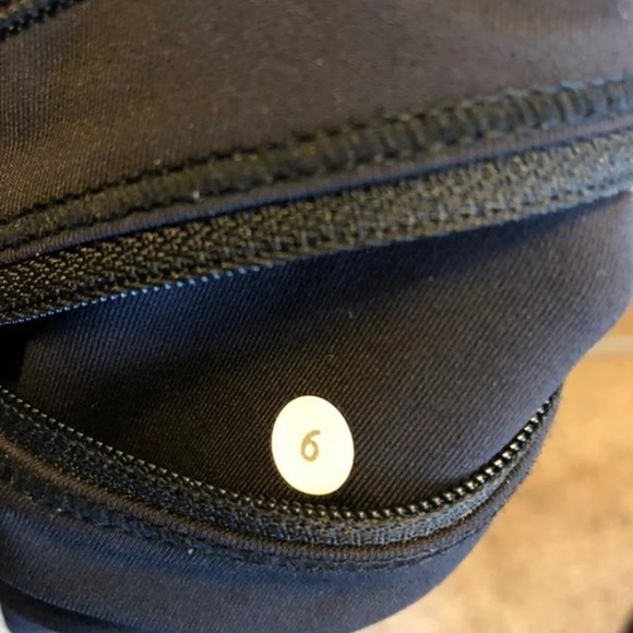 LuLuLemon leggings size 6 - Picture 4 of 4